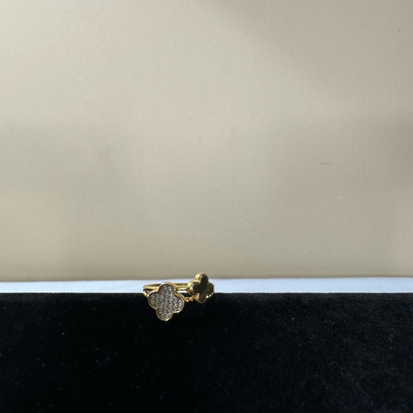 Gold Four Leaf Clover Ring - Picture 4 of 5
